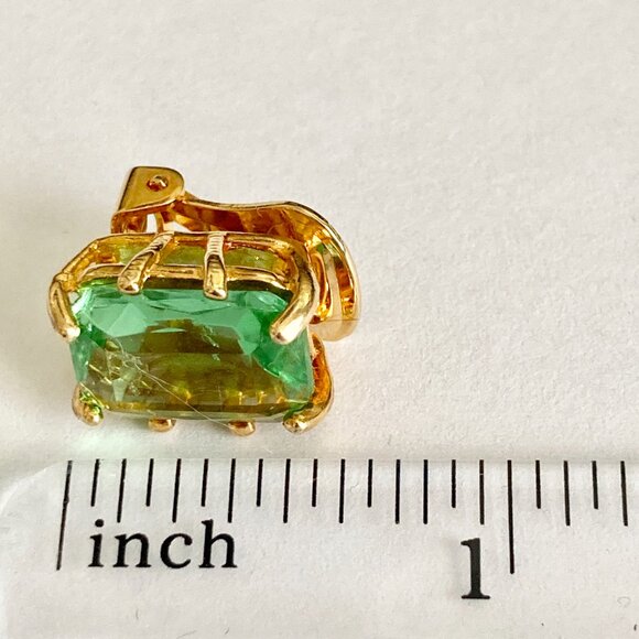 Vintage Green Glass Clip On Earrings Jeweled Cut Gold Plated Huggie 70's USA - Picture 10 of 10